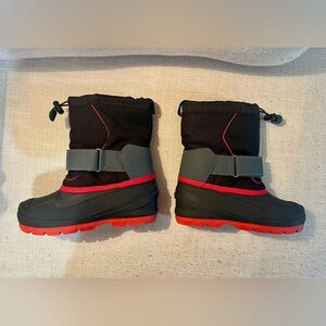 Cat & Jack Black, Red, & Gray Kids’ Brody Winter Boots Size 3 Boys